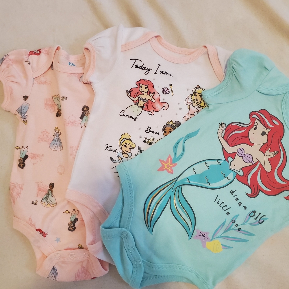 3 pack Disney Baby onesies/T-shirt 6-9m